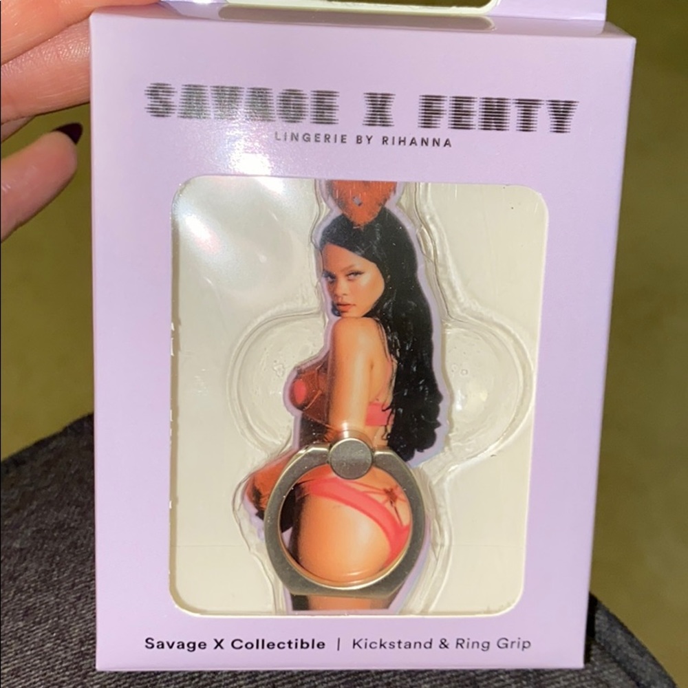 SAVAGE X FENTY phone ring kickstand